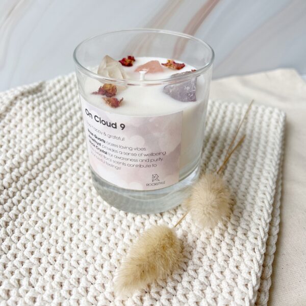 On Cloud 9 Edelsteen Geurkaars – Gouden Driehoek (Amethist, Rozenkwarts & Bergkristal)